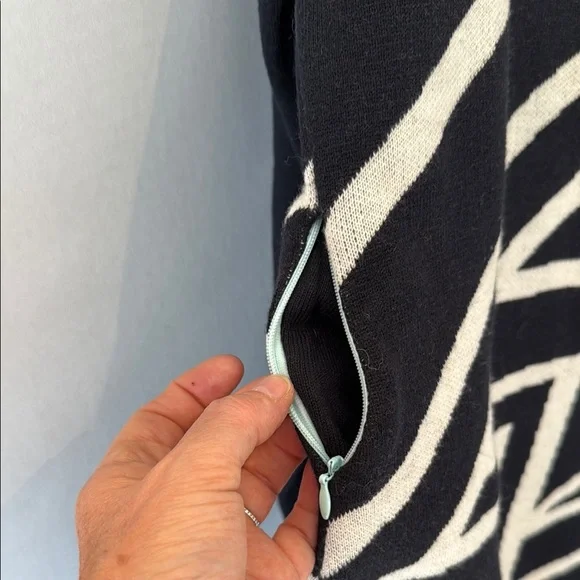 Title Nine Black and White Sweater tunic size Large - Picture 6 of 6